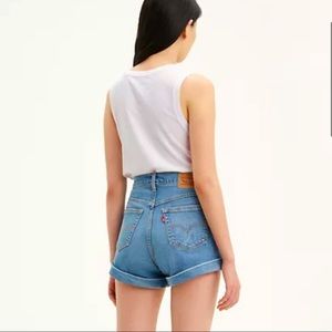 Levi’s Mom Shorts